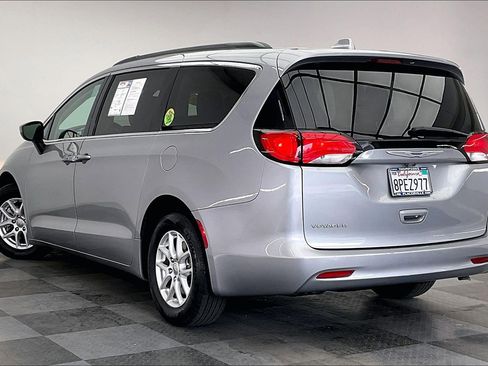 Used 2020 Chrysler Voyager Lxi image 10