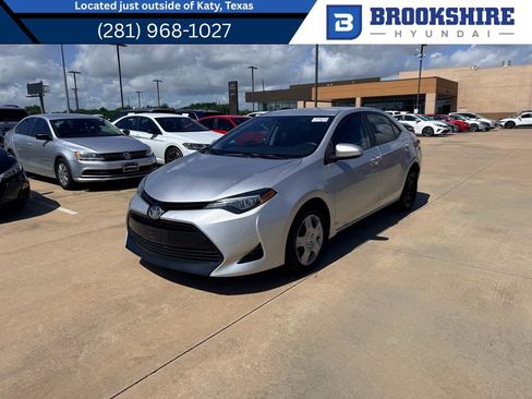 Used 2018 Toyota Corolla LE FWD image 1