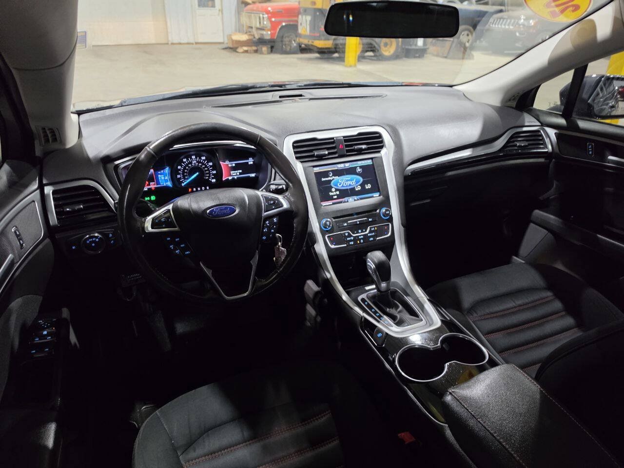 Used 2016 Ford Fusion SE FWD image 27
