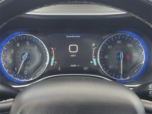 Certified 2022 Chrysler Pacifica Limited w/ Uconnect Theater Family Group image 16