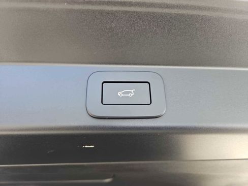 Used 2025 Land Rover Range Rover Sport Dynamic SE image 40