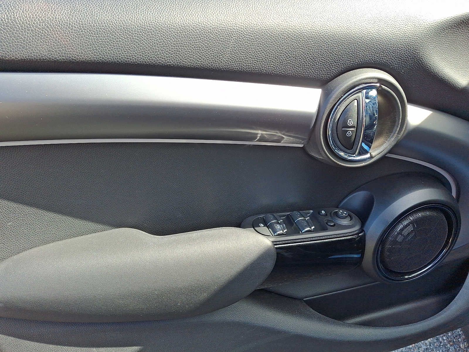 Used 2024 MINI Cooper S FWD image 9
