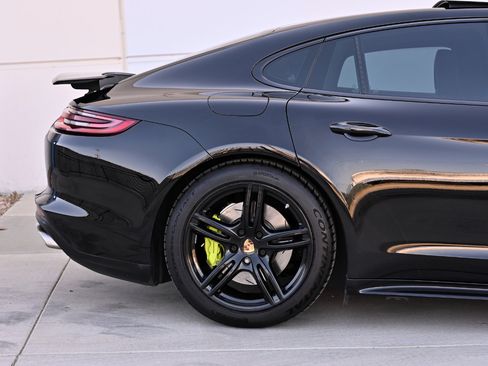 Used 2018 Porsche Panamera 4 AWD/4WD image 36