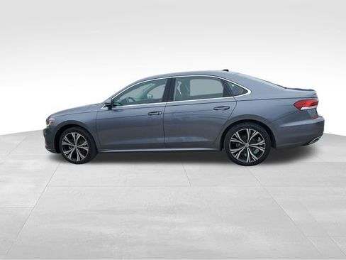 Used 2022 Volkswagen Passat 2.0T SE image 7