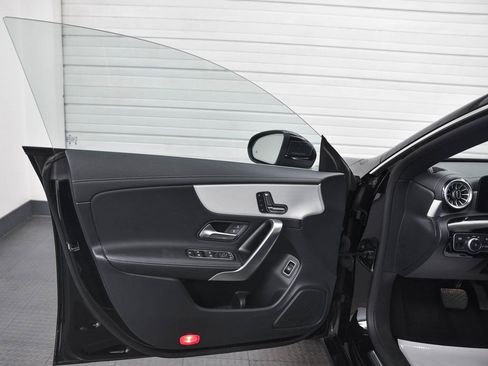 Used 2025 Mercedes-Benz CLA 250 CLA 250 image 9