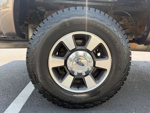Used 2015 Ford F250 Lariat w/ Lariat Interior Package AWD/4WD image 13