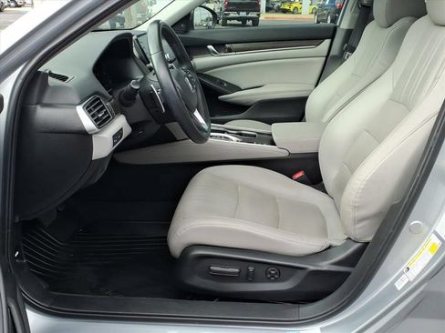Used 2018 Honda Accord Touring image 18