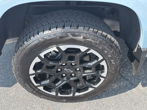 Used 2026 Chevrolet Colorado Z71 w/ Technology Package AWD/4WD image 17