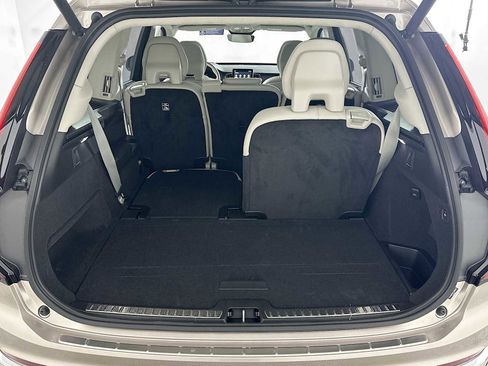 New 2026 Volvo XC90 T8 Ultra w/ Lounge Package image 24
