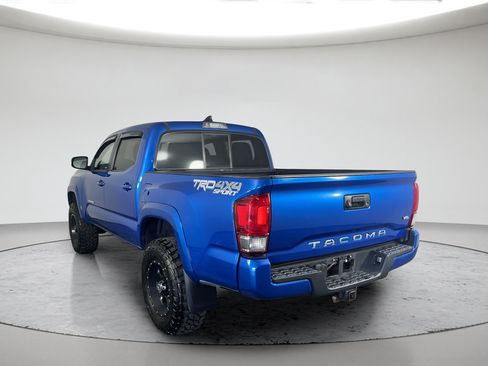 Used 2016 Toyota Tacoma TRD Sport w/ Towing Package AWD/4WD image 7