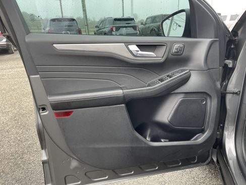 Used 2022 Ford Escape Titanium w/ Class II Trailer Tow Package image 12