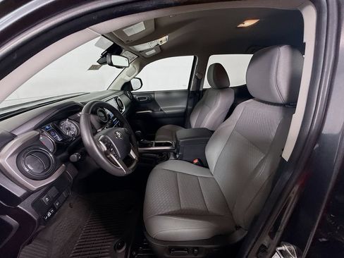 Certified 2023 Toyota Tacoma SR5 AWD/4WD image 19