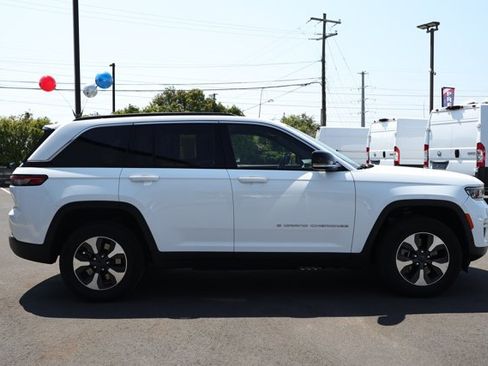 Certified 2024 Jeep Grand Cherokee Limited 4xe AWD/4WD image 4