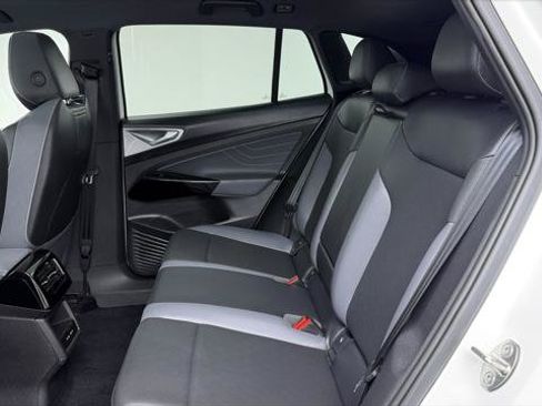 Used 2024 Volkswagen ID.4 S RWD image 17
