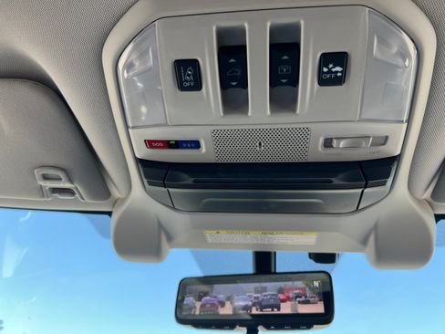 Used 2021 Subaru Ascent Touring AWD/4WD image 25