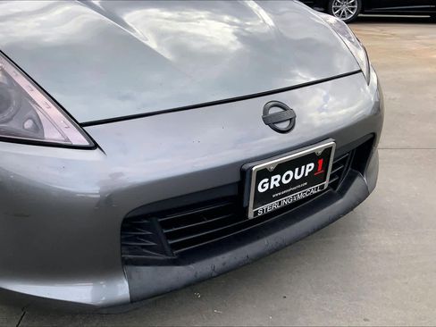 Used 2016 Nissan 370Z Sport image 26