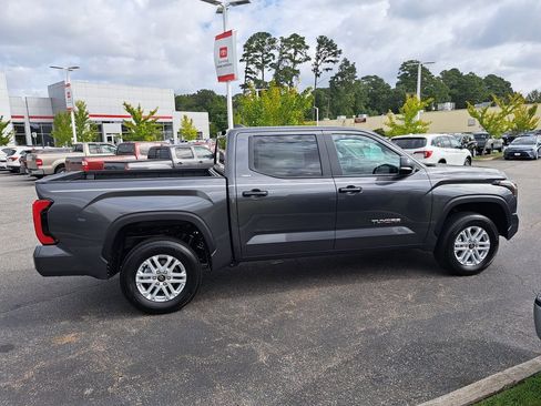 New 2026 Toyota Tundra SR5 image 5