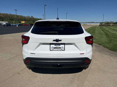 Used 2024 Chevrolet Trax RS w/ Driver Confidence Package image 6
