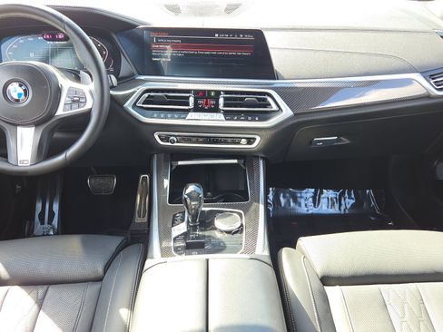 Used 2022 BMW X5 M50i image 14