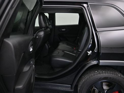 Used 2020 Jeep Cherokee Latitude Plus FWD image 21