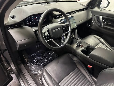 Used 2025 Land Rover Discovery Sport S image 8