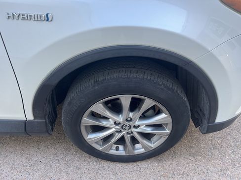 Used 2016 Toyota RAV4 Limited image 15