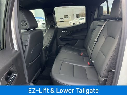 New 2024 Chevrolet Colorado LT w/ LT Convenience Package III image 25