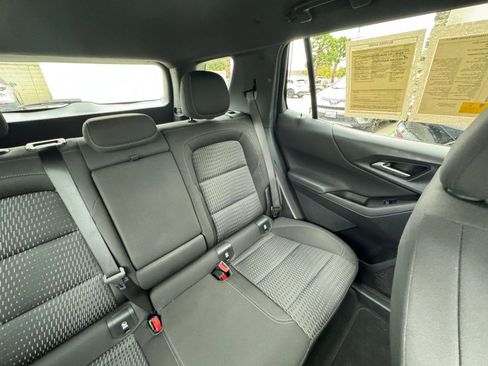 Used 2025 Chevrolet Equinox LT image 36