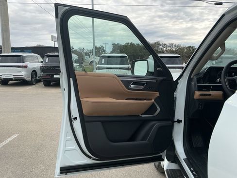 New 2026 INFINITI QX80 Luxe w/ Cargo Package AWD/4WD image 23