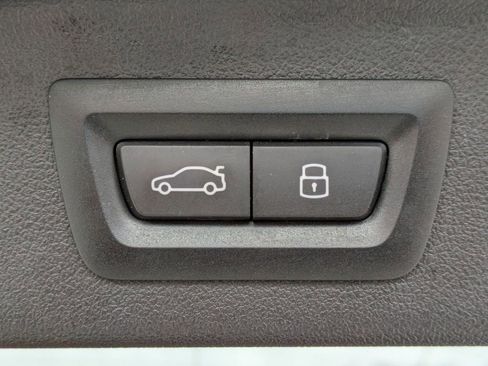 Certified 2024 BMW X7 xDrive40i w/ Executive Package image 23