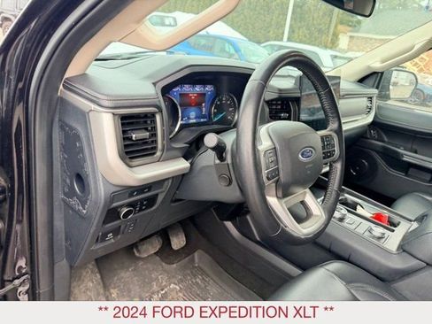 Used 2024 Ford Expedition XLT image 14