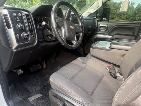 Used 2017 Chevrolet Silverado 2500 LT AWD/4WD image 16