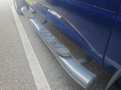 Used 2017 RAM 1500 Express AWD/4WD image 3