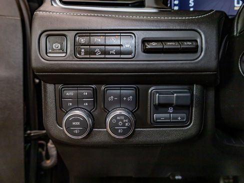 Used 2024 GMC Yukon Denali Ultimate image 17