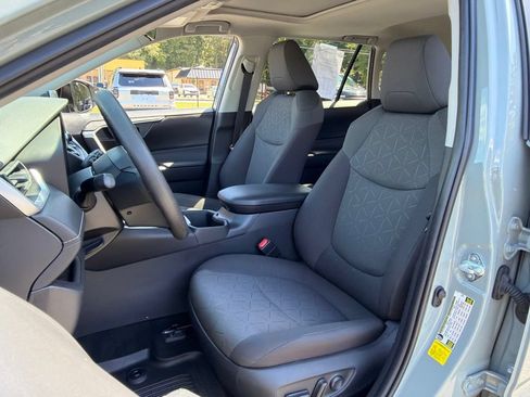 Used 2023 Toyota RAV4 XLE w/ Convenience Package AWD/4WD image 17