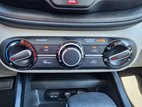 Used 2023 Kia Soul LX image 24