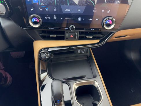 Used 2024 Lexus NX 250 FWD w/ Premium Package image 23