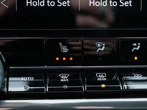 Used 2024 Chevrolet Colorado ZR2 w/ Technology Package image 21