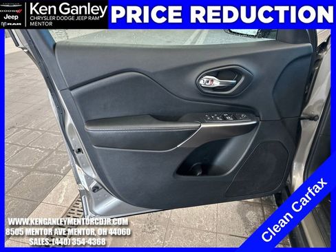 Used 2019 Jeep Cherokee Latitude Plus w/ Cold Weather Group image 10