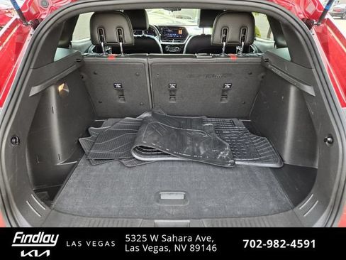 Used 2025 Chevrolet Trax RS w/ Sunroof Package FWD image 17