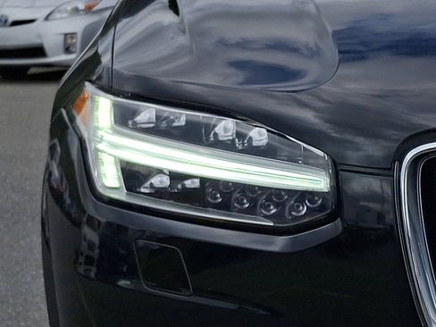 Certified 2024 Volvo XC90 T8 Plus AWD/4WD image 9