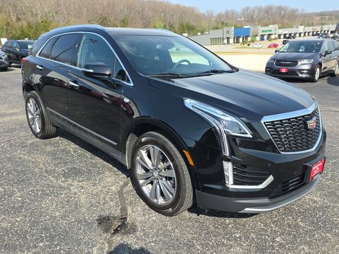 Used 2025 Cadillac XT5 Premium Luxury image 2