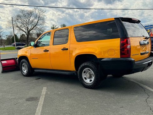 Used 2011 Chevrolet Suburban 2500 image 6