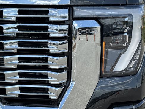 New 2025 GMC Sierra 2500 Denali w/ Denali Reserve Package image 6