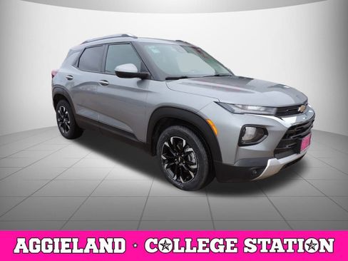 Used 2023 Chevrolet TrailBlazer LT image 3