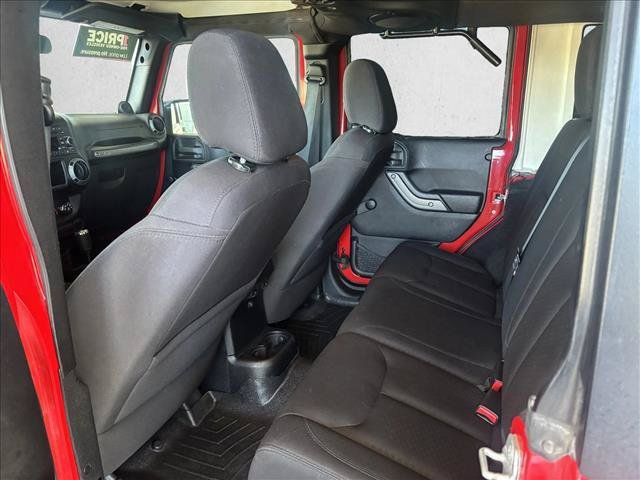 Used 2014 Jeep Wrangler Unlimited Sport w/ Connectivity Group AWD/4WD image 10