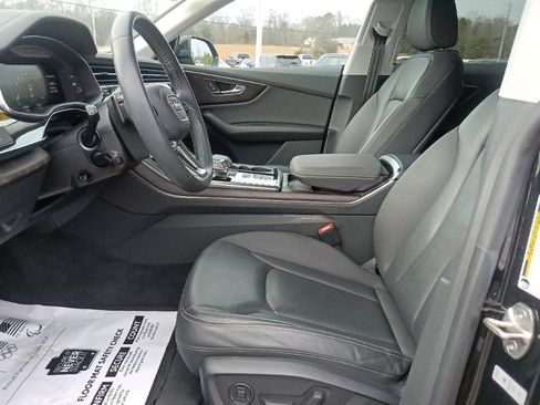 Used 2023 Audi Q8 Premium image 18