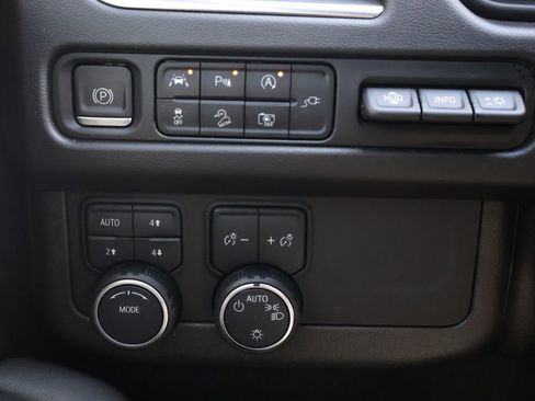 Used 2022 Chevrolet Tahoe High Country image 34