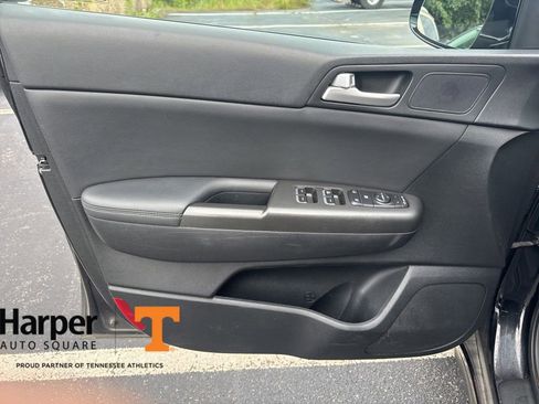 Used 2020 Kia Sportage S FWD image 19
