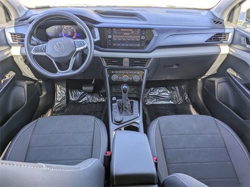 Certified 2024 Volkswagen Taos SE image 16